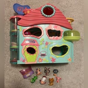 Biggest Littlest Pet Shop House with 7 LPS